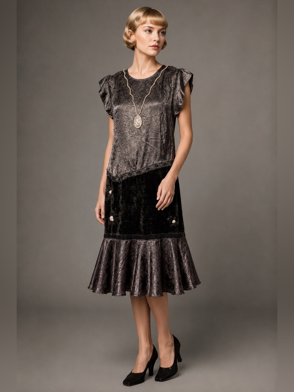 Nataya silk and velvet retro 20s dress w/ trompe L'oiel necklace, pearls roses-M